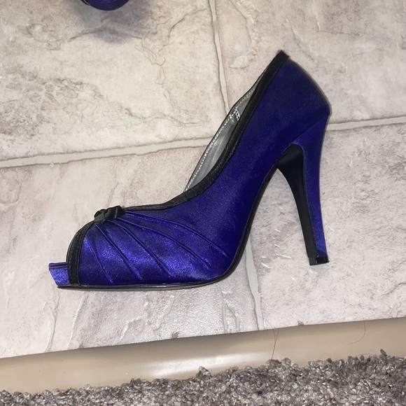 Pulse Heels - Picture 3 of 4